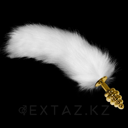 Золотистая анальная пробка с белым хвостиком от sex shop Extaz