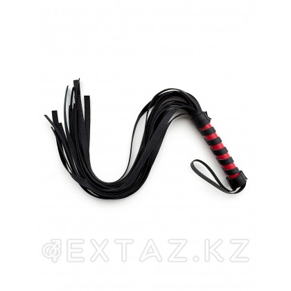 Черная плеть с черно-красной ручкой от sex shop Extaz