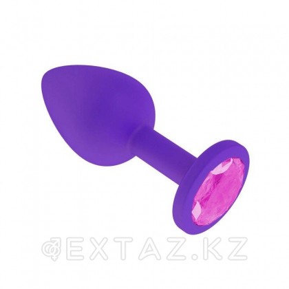 Анальная втулка силиконовая фиолетовая с розовым кристаллом от sex shop Extaz