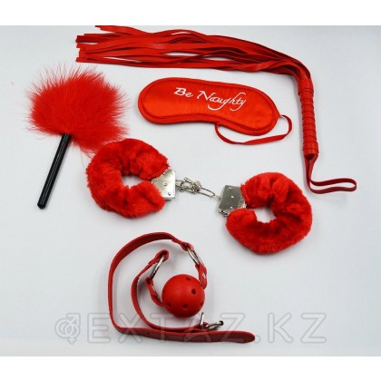Фетиш набор Be naughty красный (наручники, тиклер, маска, плеть, кляп) от sex shop Extaz