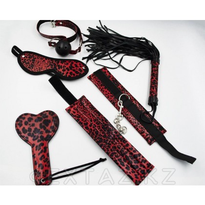 Фетиш набор красный леопард из 5 предметов (наручники, кляп, стек, флоггер,  маска) от sex shop Extaz