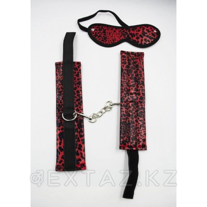 Фетиш набор красный леопард из 5 предметов (наручники, кляп, стек, флоггер,  маска) от sex shop Extaz фото 2