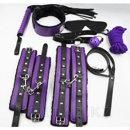 Фетиш набор черно-фиолетовый 8 предметов (зажимы , наручники, оковы на ноги, ошейник, канат, кляп, плеть, от sex shop Extaz
