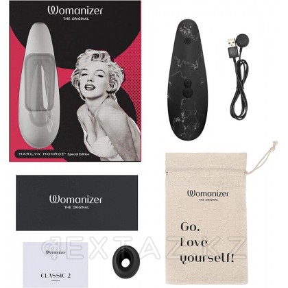 Бесконтактный клиторальный стимулятор Womanizer Marilyn Monroe Black Marble от sex shop Extaz фото 3