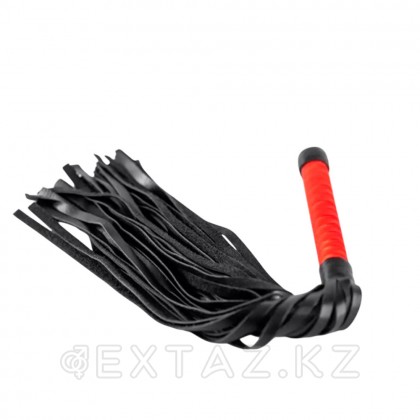 Плеть из натуральной кожи с атласной ручкой красная Romantic Arsenal от sex shop Extaz