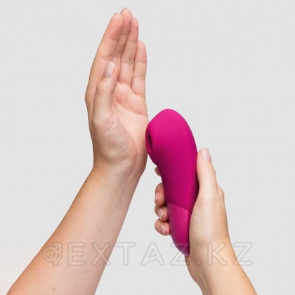 Бесконтактный клиторальный стимулятор Womanizer Enhance Vibrant Pink от sex shop Extaz фото 3