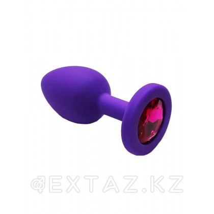 Анальная пробка из фиолетового силикона с темно-розовым кристаллом (размер S) от sex shop Extaz