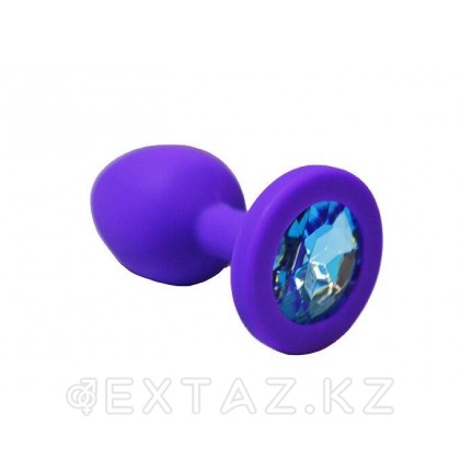 Анальная пробка из фиолетового силикона со светло-голубым кристаллом (размер S) от sex shop Extaz