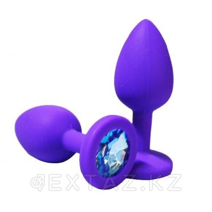 Анальная пробка из фиолетового силикона со светло-голубым кристаллом (размер S) от sex shop Extaz фото 2