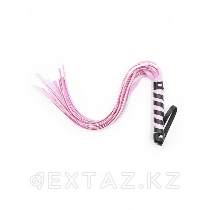 Розовая плеть с розово-черной ручкой от sex shop Extaz