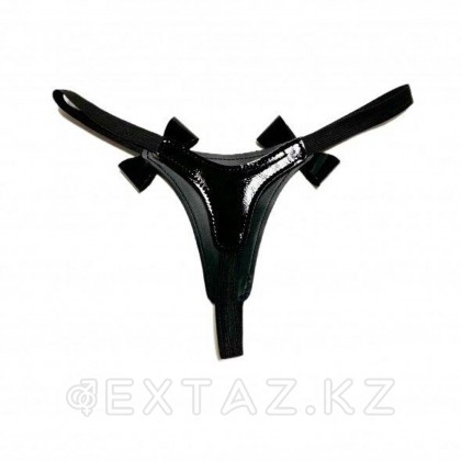 Стринги из эко-кожи лаковые с бантиками от sex shop Extaz фото 3