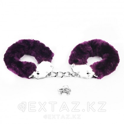 Наручники с мехом фиолетовые - FETISH PLEASURE от sex shop Extaz