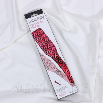 Шлёпалка красная PASSIONATE PADDLE от sex shop Extaz фото 3