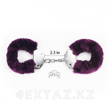 Наручники с мехом фиолетовые - FETISH PLEASURE от sex shop Extaz фото 5
