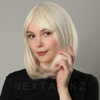 Парик искусственный с чёлкой 30 см, молочный цвет от sex shop Extaz