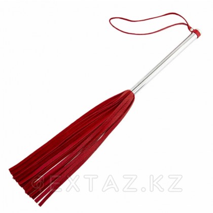 Флоггер из красной кожи с хромированной ручкой - extaz.kz фото 3 Флоггер из красной кожи с хромированной ручкой от sex shop Extaz фото 3