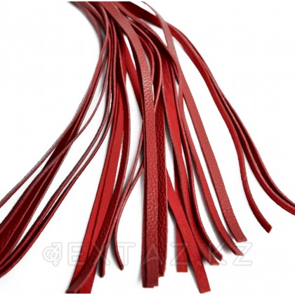 Флоггер из красной кожи с хромированной ручкой - extaz.kz фото 2 Флоггер из красной кожи с хромированной ручкой от sex shop Extaz фото 2