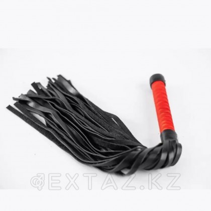 Плеть из натуральной кожи с атласной ручкой красная Romantic Arsenal от sex shop Extaz
