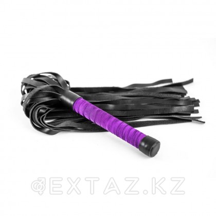 Плеть из натуральной кожи с атласной ручкой фиолетовая Romantic Arsenal от sex shop Extaz фото 5