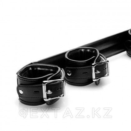 Strict Deluxe Rigid Spreader Bar - БДСМ распорка с манжетами для рук и ног, 40.6 см (чёрный) от sex shop Extaz фото 3