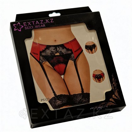 Пояс красный с подвязками + стринги, M-L от sex shop Extaz фото 2