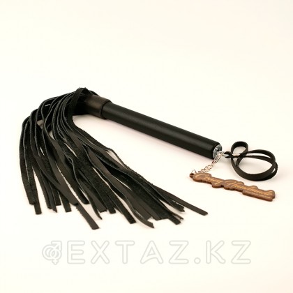 Плеть из натуральной кожи с черной ручкой от sex shop Extaz фото 4