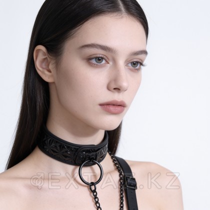 Ошейник с поводком Luxury fetish черный от sex shop Extaz фото 3